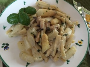 Pasta mit Spargel und Babykräuterseitlingen