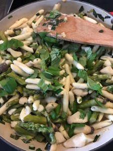 Pasta grüner Spargel Kräuterseitlinge
