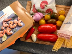 Spaghetti mit Garnelen und Tomaten