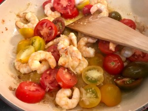 Spaghetti mit Garnelen und Tomaten