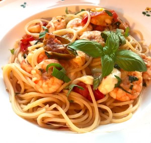 Spaghetti mit Garnelen und Tomaten